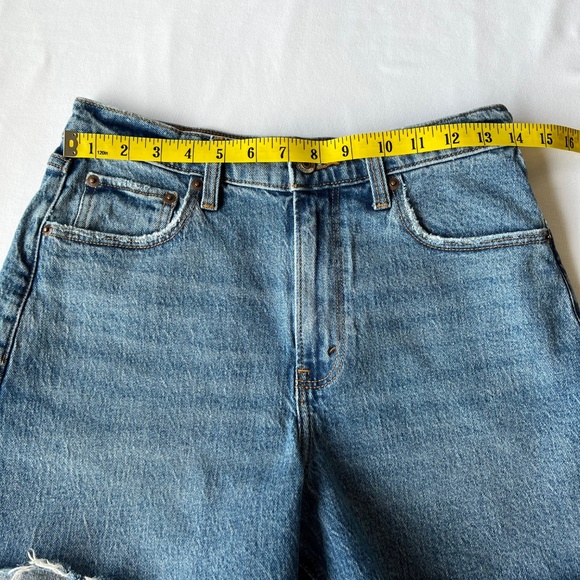 Abercrombie and Fitch The Dad Short Cut-Off High Rise - Picture 6 of 13